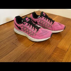 Nike Zoom Pegasus 32 size 9.5